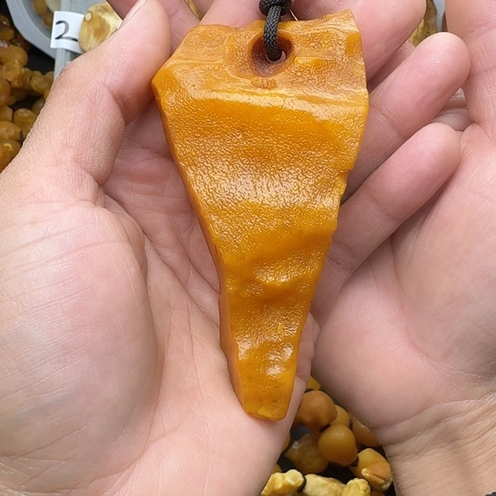 蜜蜡未镶嵌裸石天然蜜蜡原石天然孔吊坠