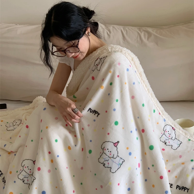 亲肤舒适牛奶绒羊羔绒毛毯