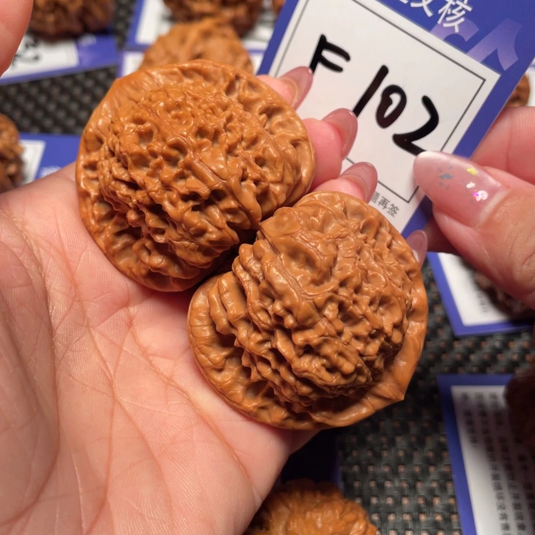 桃核把件102号官帽46