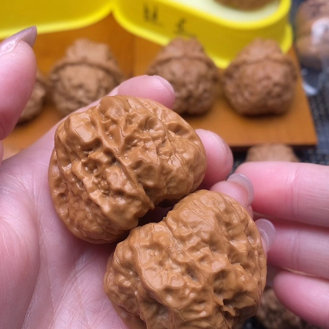 文玩核桃吊坠边40左右