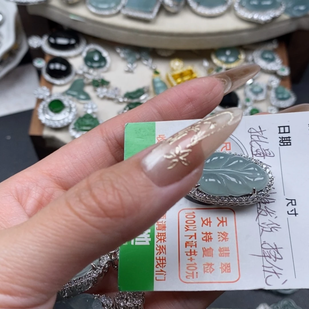 翡翠颈饰未镶嵌翡翠
