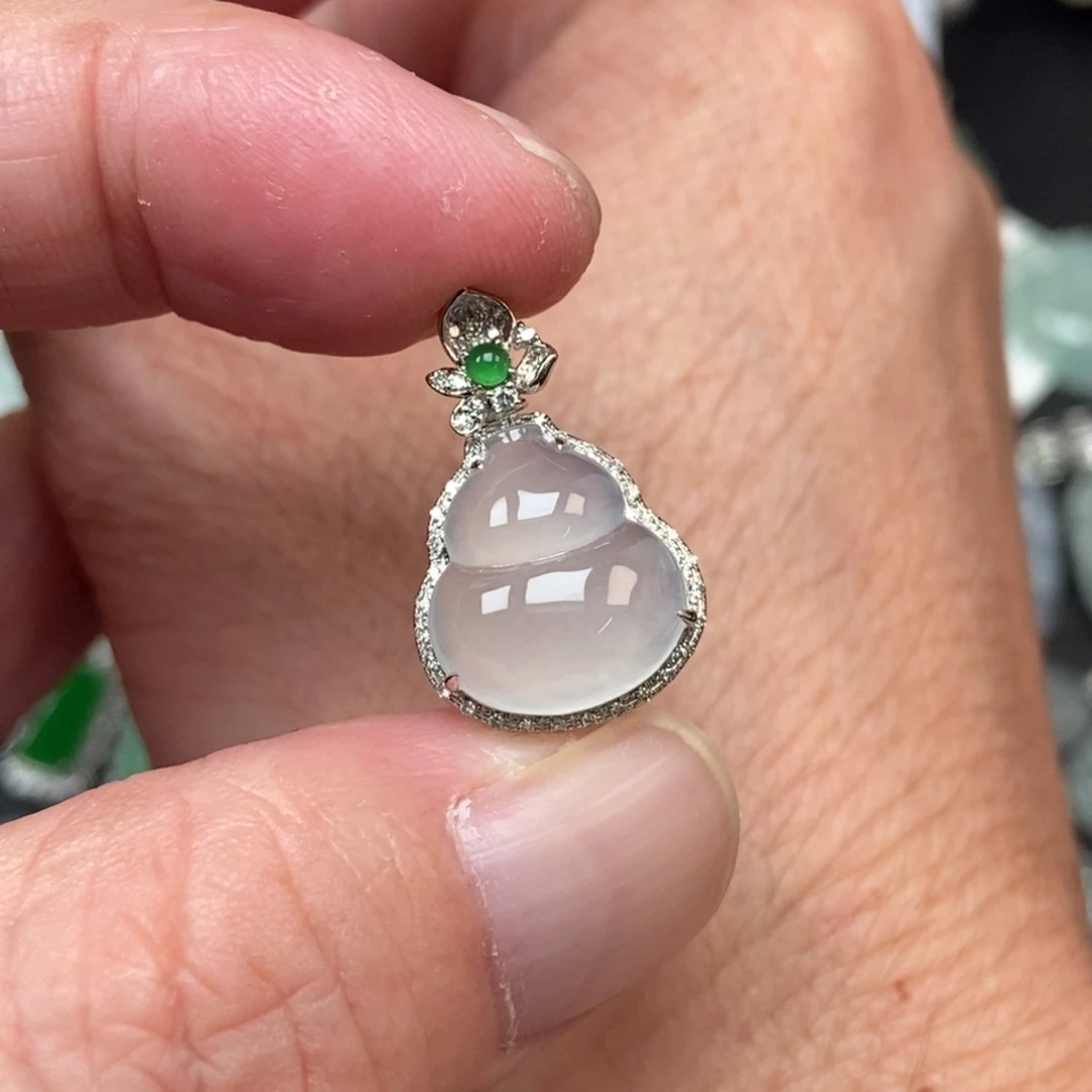 吊坠(不含链)18K金镶嵌翡翠白冰葫芦