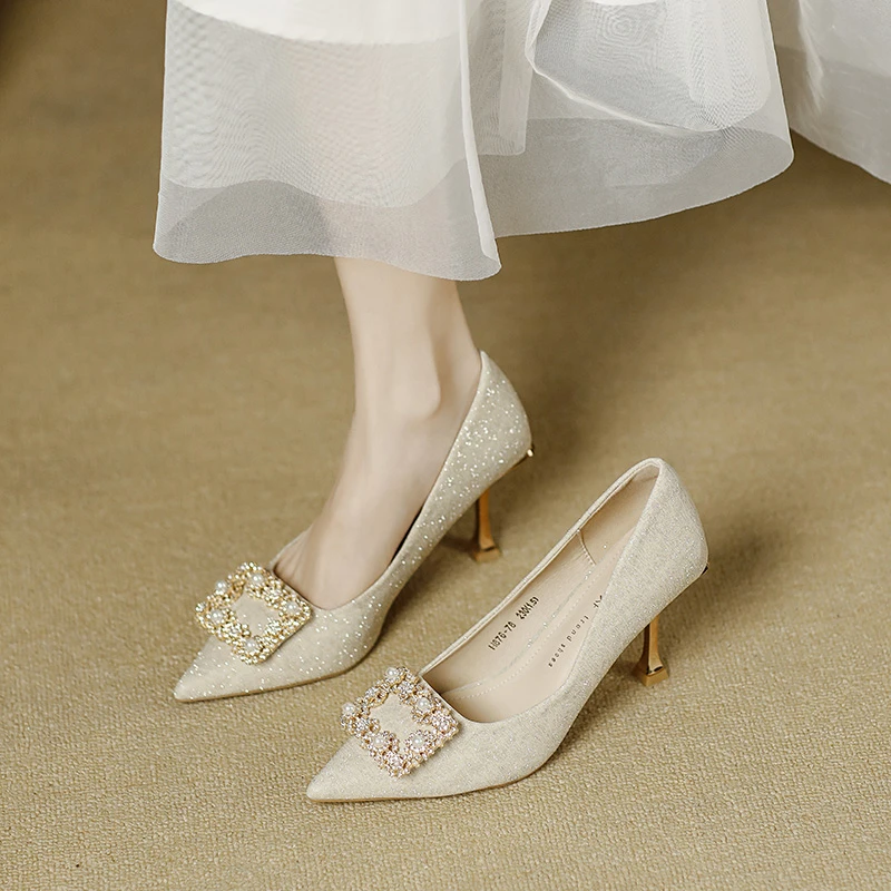 婚鞋女2025春季新款细跟尖头高跟鞋气质法式伴娘鞋新娘配裙子单鞋
