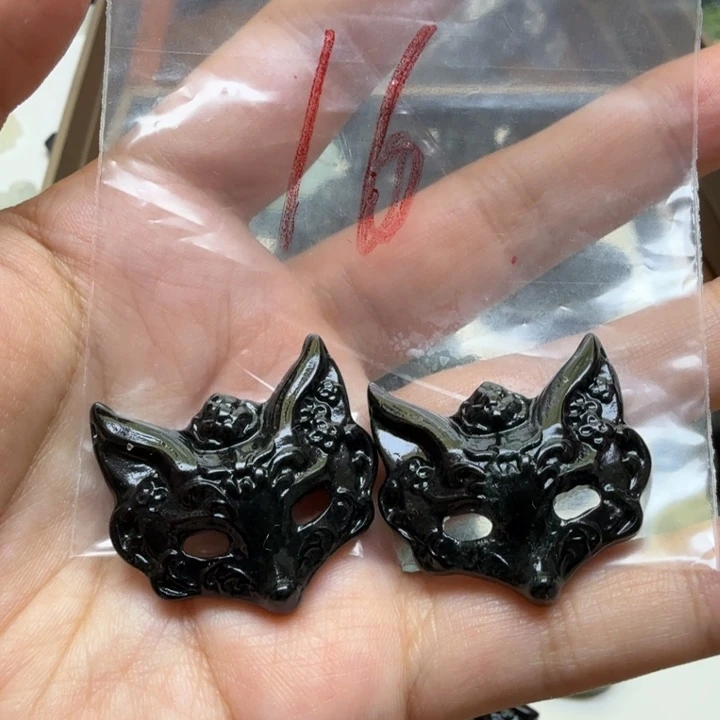 透闪石-蛇纹石玉吊坠未镶嵌