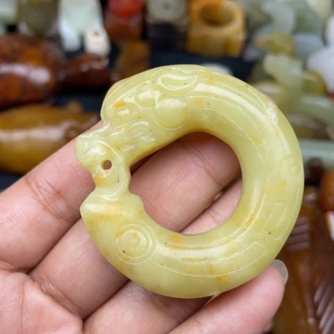 蛇纹石玉未镶嵌颈饰17