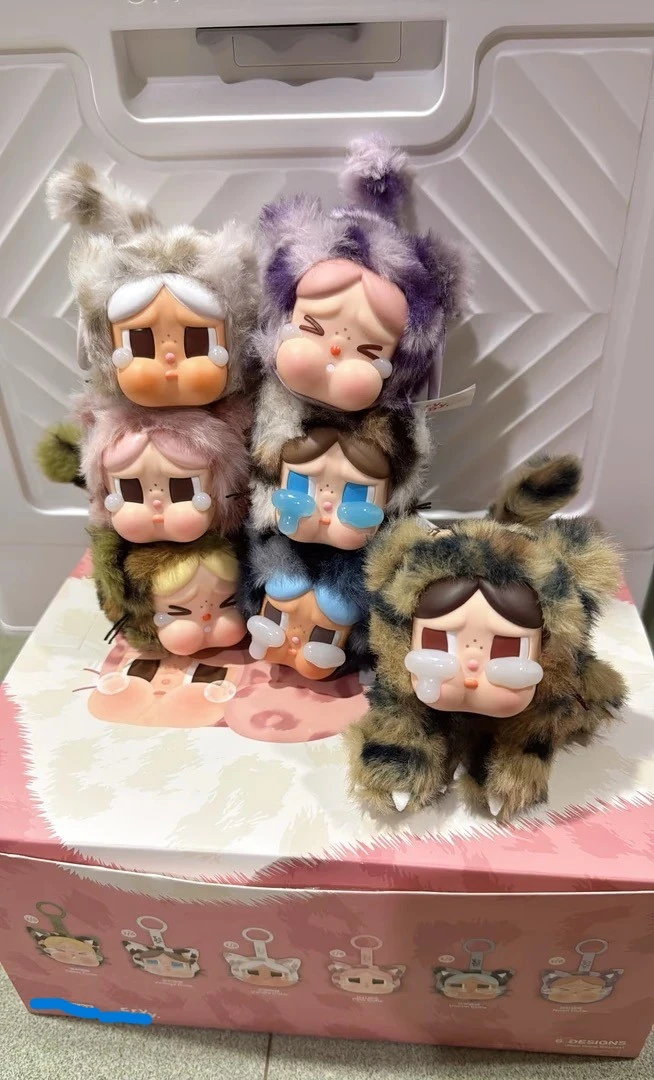 [代拆]CRYBABY豹豹猫猫系列搪胶毛绒挂件礼物摆件潮玩盲盒