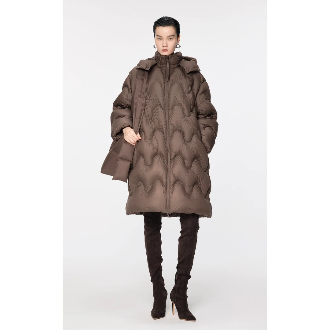 杰瑞【天鹅湖】327克90白鸭绒零压感轻盈中长宽松泡芙连帽羽绒外套