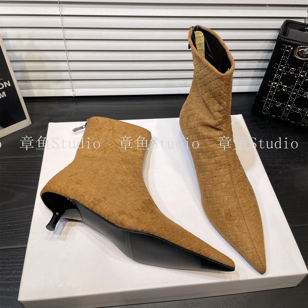 韩版复古绒面尖头细跟短靴女秋冬新款格纹小众设计气质百搭瘦瘦靴