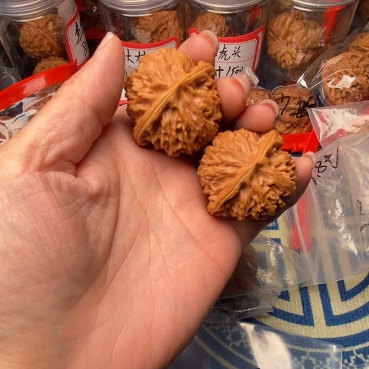 吊坠桃核宫灯41核桃