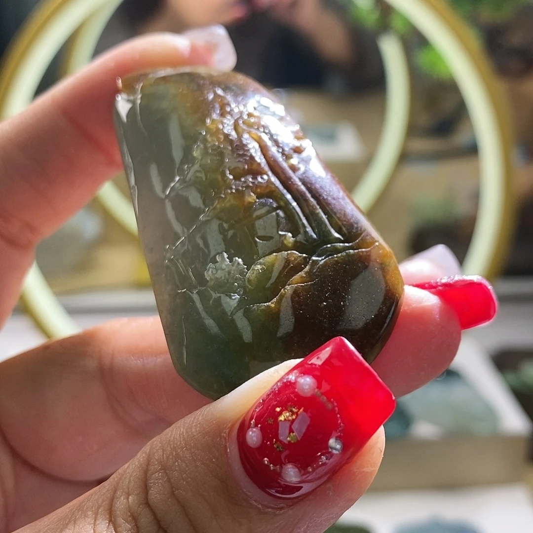 【闪购商品】翡翠颈饰未镶嵌山水