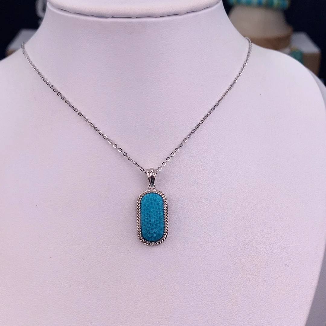 绿松石未镶嵌吊坠(赠链)