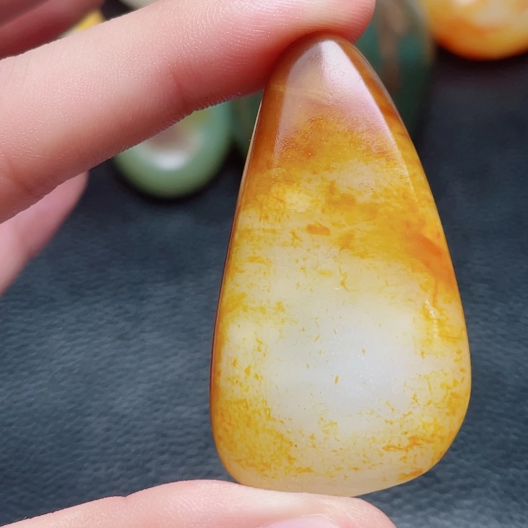 和田玉未镶嵌珠宝奇石