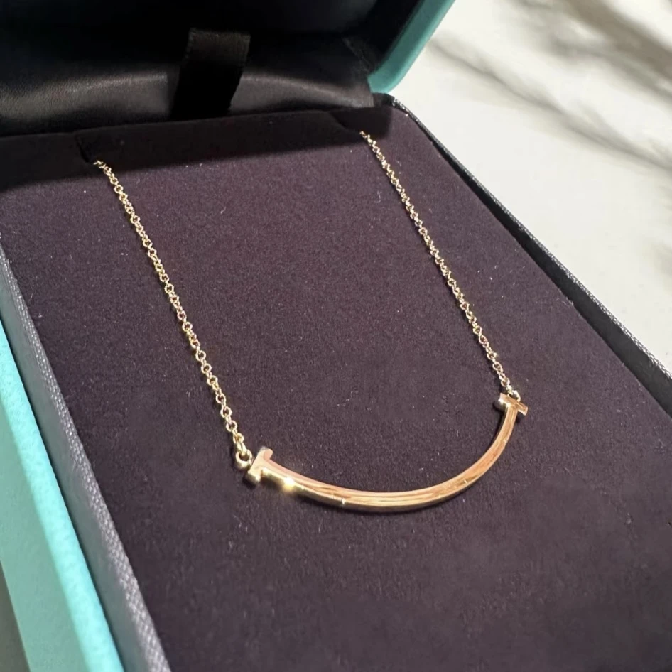 围巾【笑脸】气质时尚百搭轻奢围巾