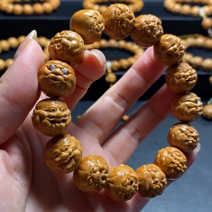 犀***哥手串猴头核桃地主财神高货