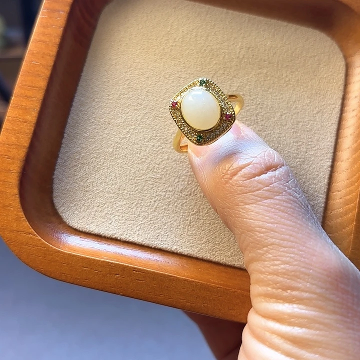 和田玉未镶嵌戒指