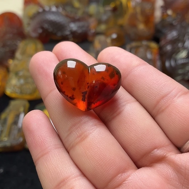 琥珀未镶嵌颈饰02