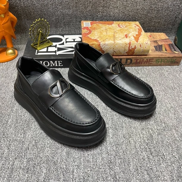 新款男士韩版潮流舒适厚底增高金属扣男士休闲商务皮鞋