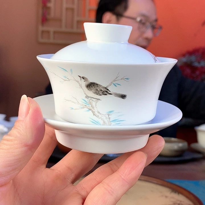 高温定窑白暖春马蹄盖碗