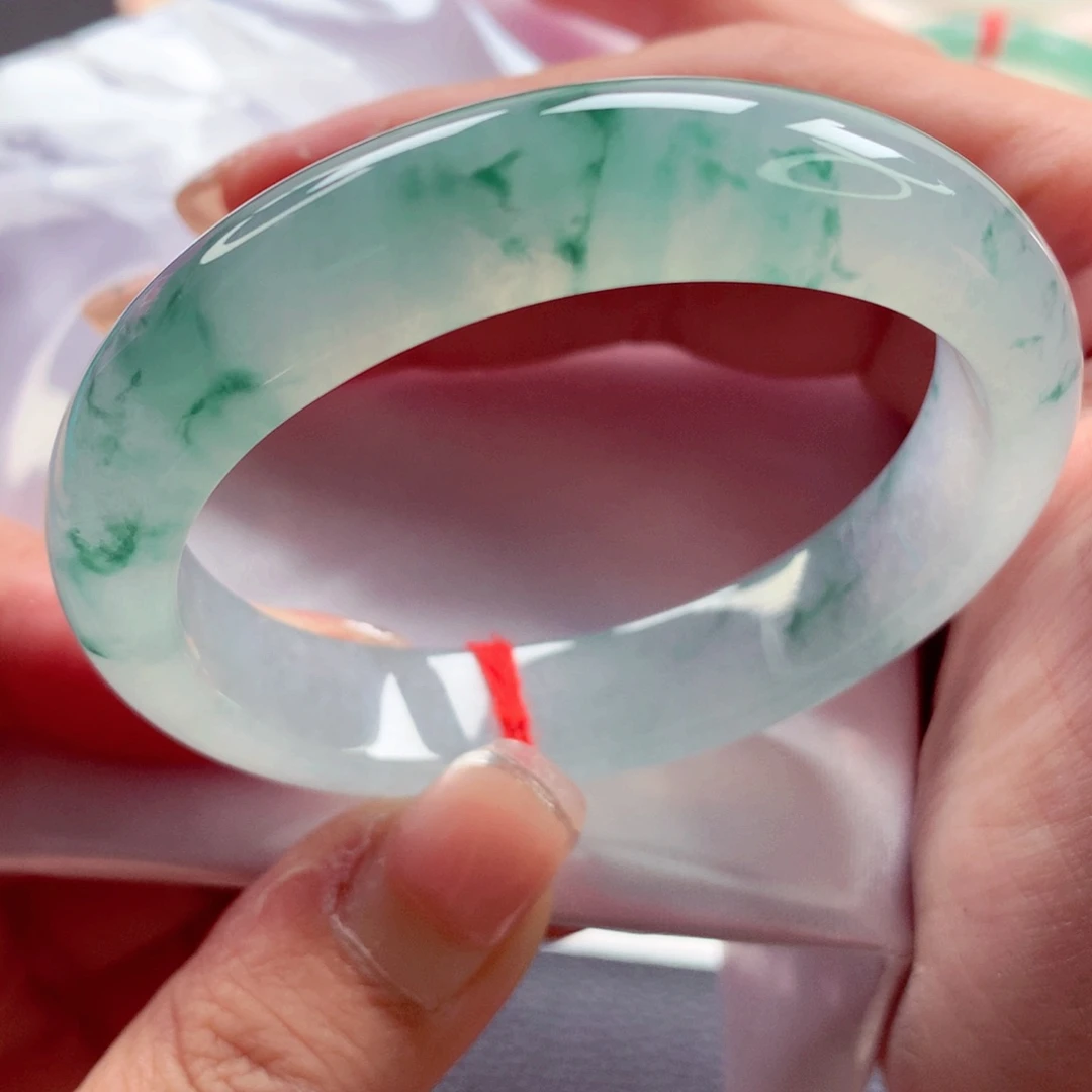 慧***⁸翡翠未镶嵌手镯（贵妃镯）师妹54贵妃大万品质完美