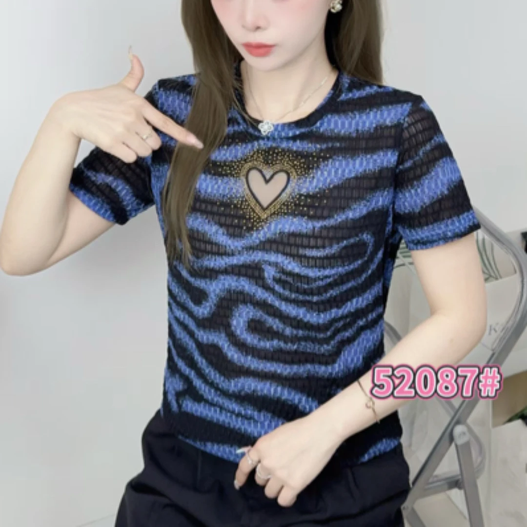 52087#【衣长53】豹纹短袖烫钻镶钻圆领镂空T恤打底衫学院风清