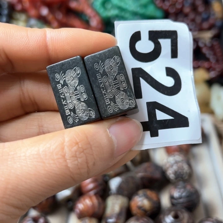 和田玉（糖玉）颈饰未镶嵌