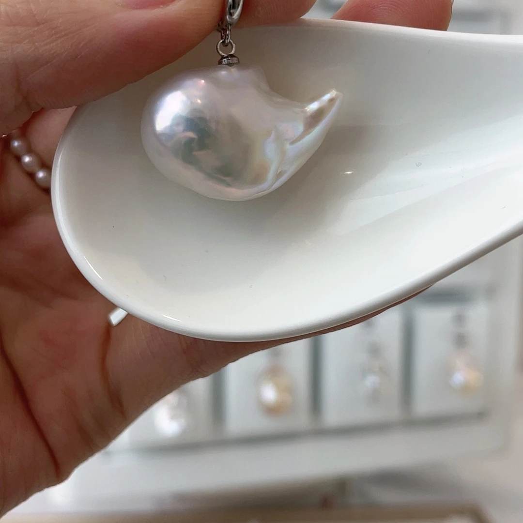 淡水珍珠颈饰银S925镶嵌凯**?