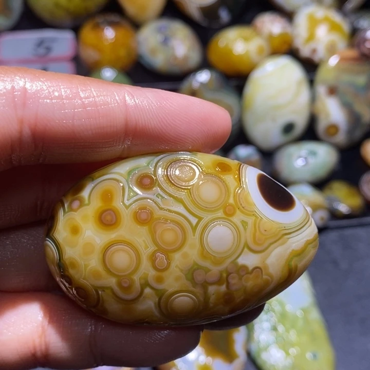 玛瑙/玉髓未镶嵌珠宝半成品114