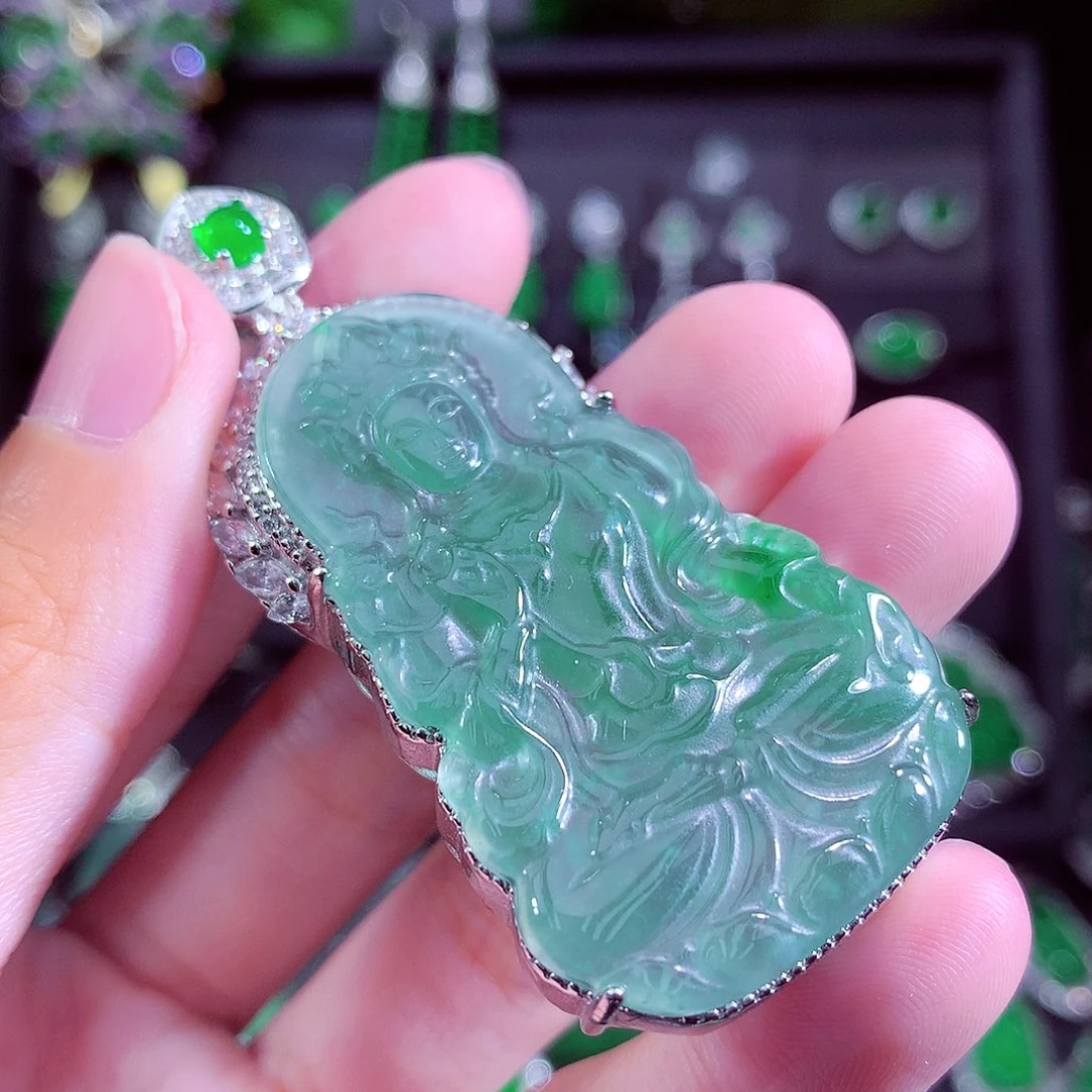 颈饰未镶嵌翡翠天然