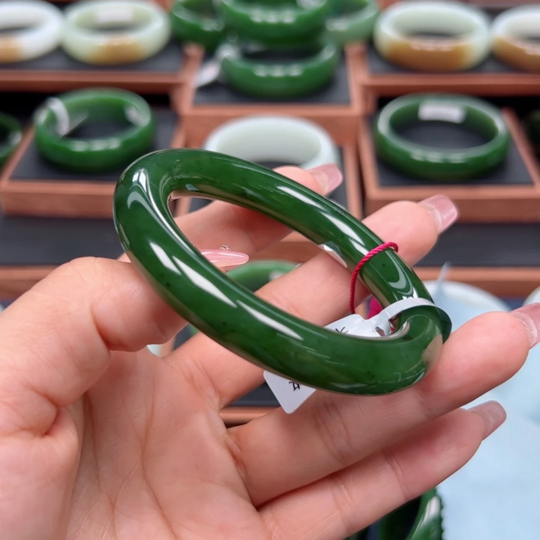 未镶嵌手镯和田玉（碧玉）