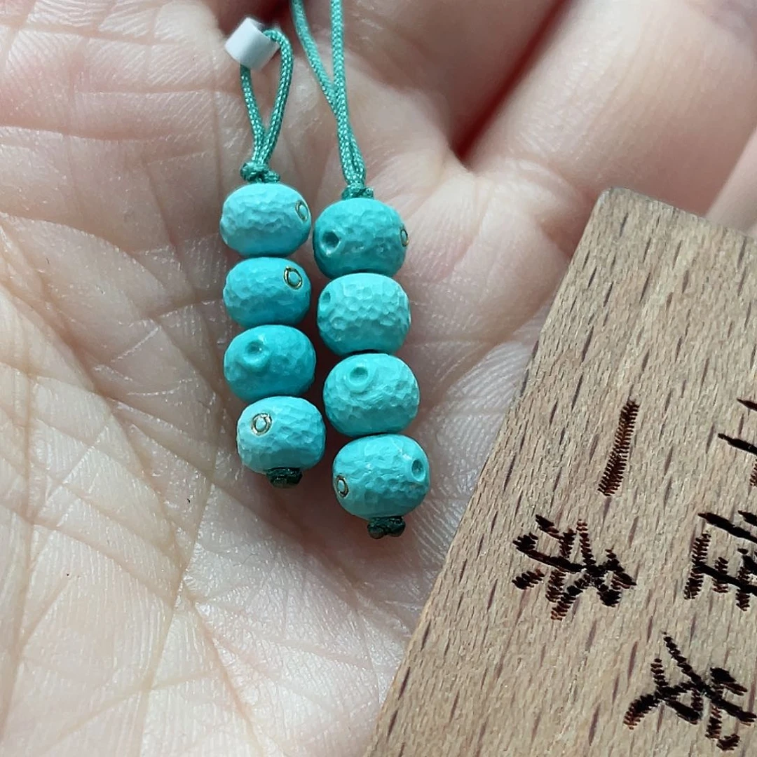 绿松石颈饰未镶嵌