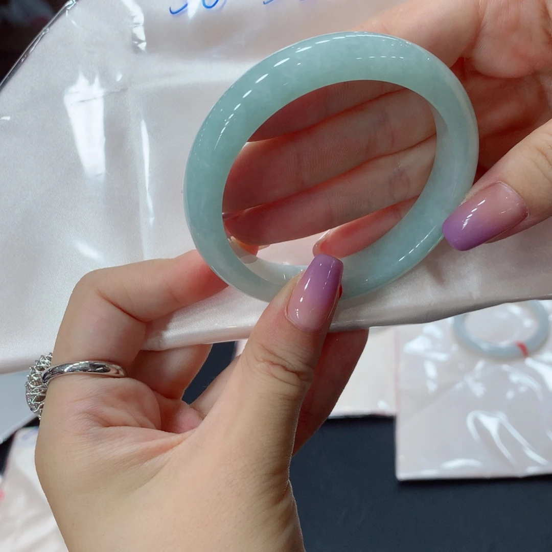 翡翠手镯未镶嵌买断