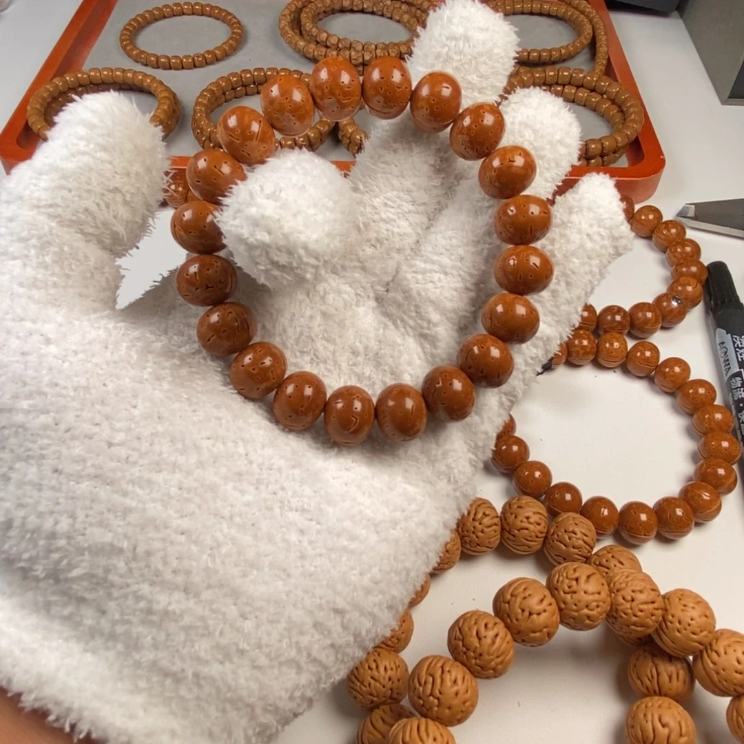 L***x桃核手串1.3800000000000