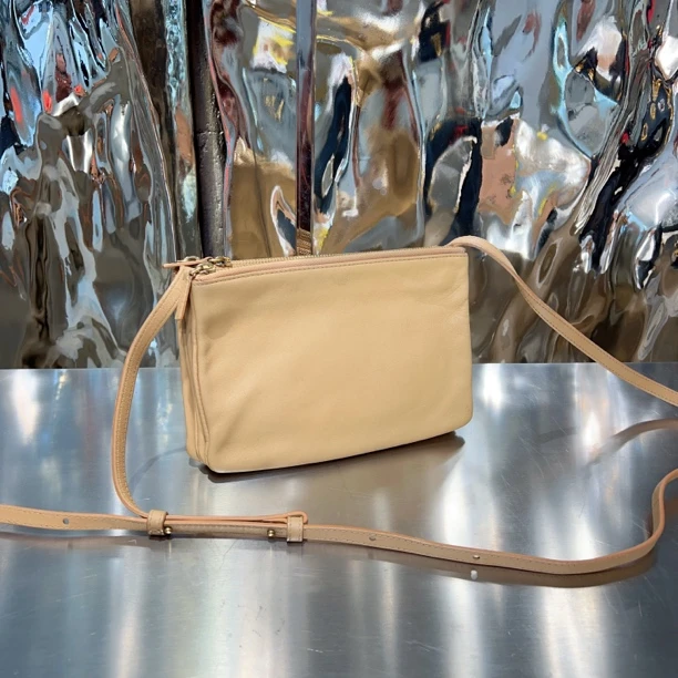95新 Celine/思琳 思琳 单肩 斜挎 米色 三折叠0000