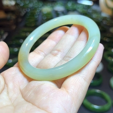 和田玉（碧玉）手镯未镶嵌