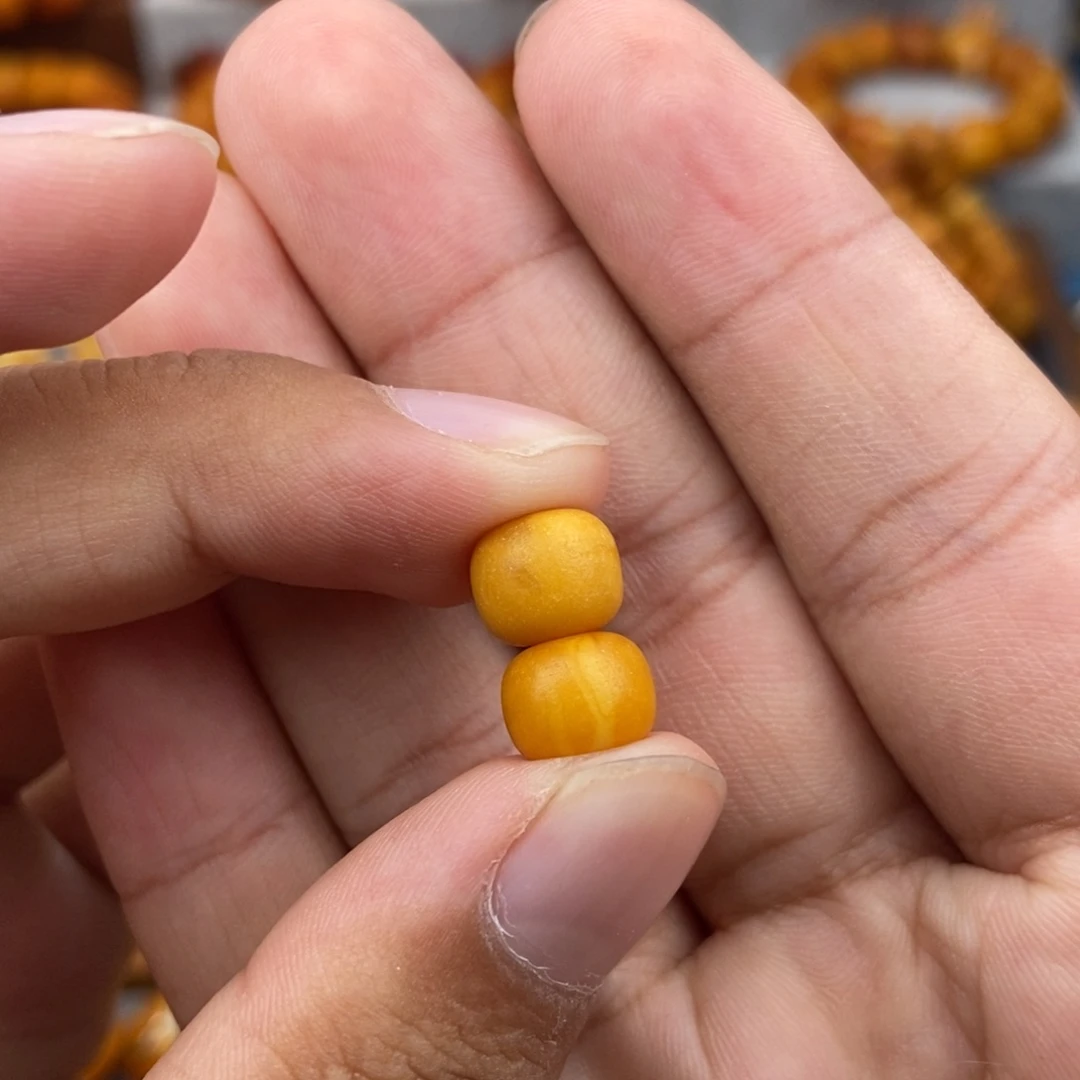 贼***尬琥珀未镶嵌珠宝奇石