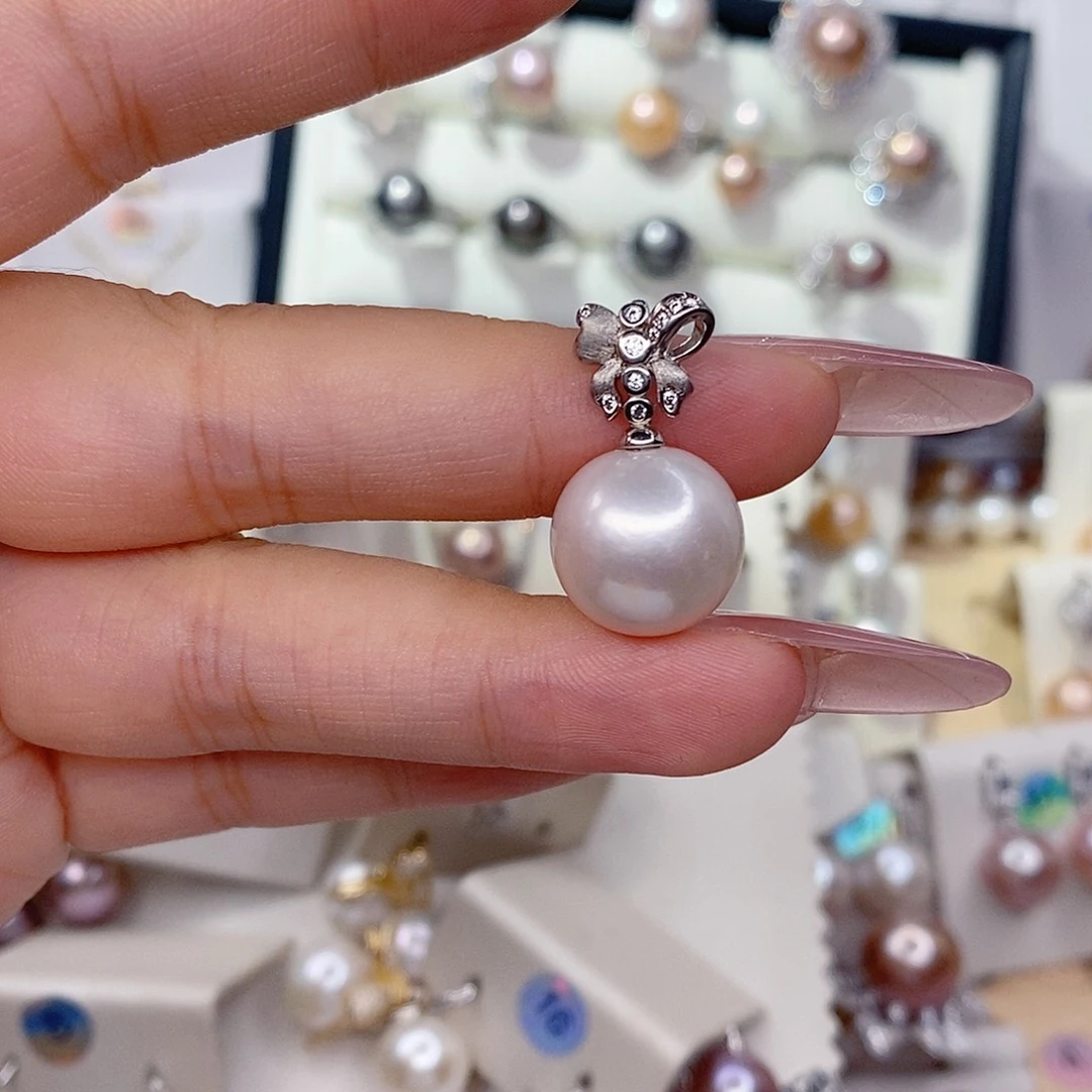 银S925镶嵌淡水珍珠吊坠(赠链)