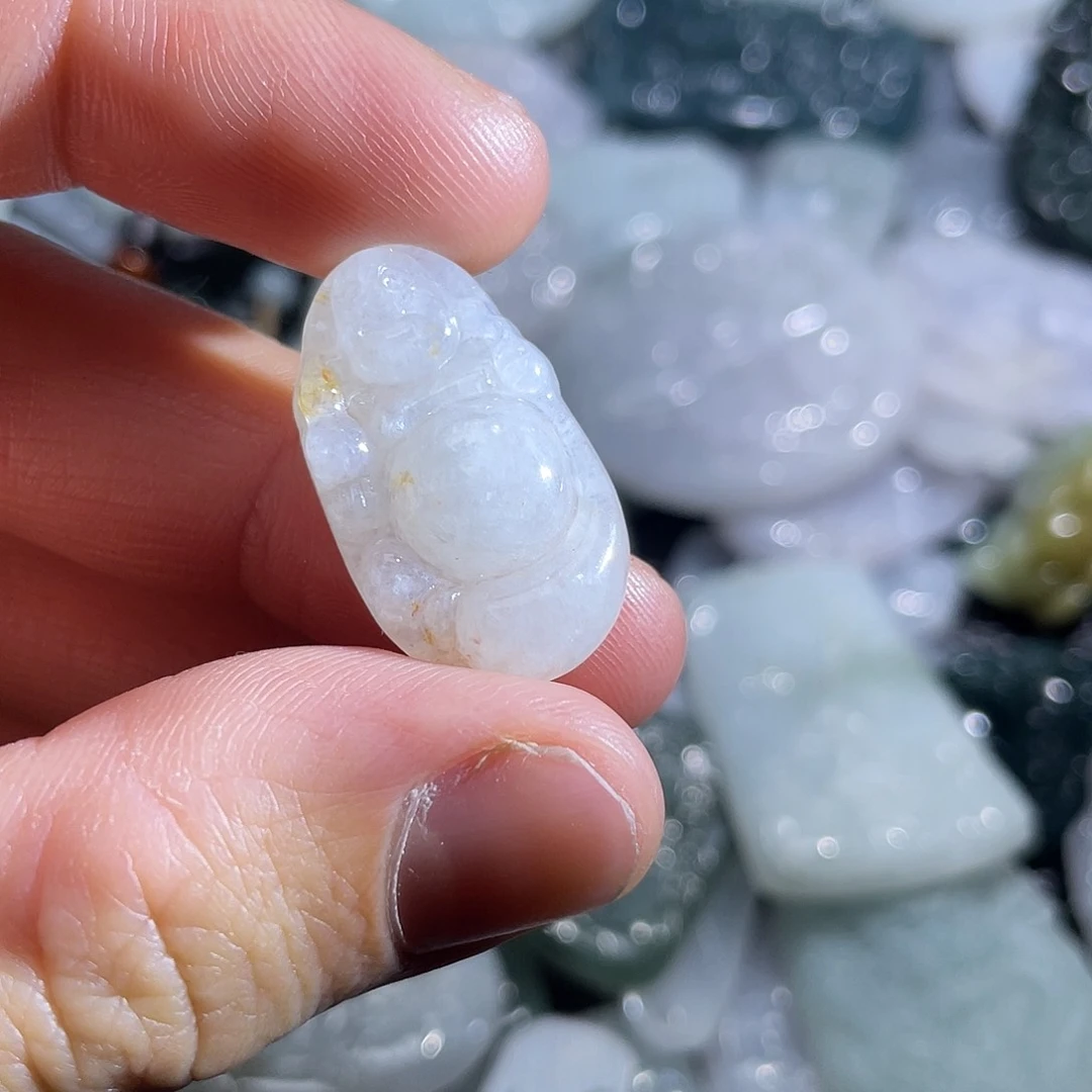 翡翠颈饰未镶嵌翡翠