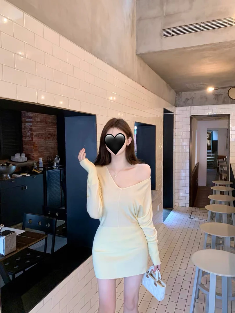 微透V领连衣裙女时尚纯欲气质性感收腰显瘦修身包臀针织裙