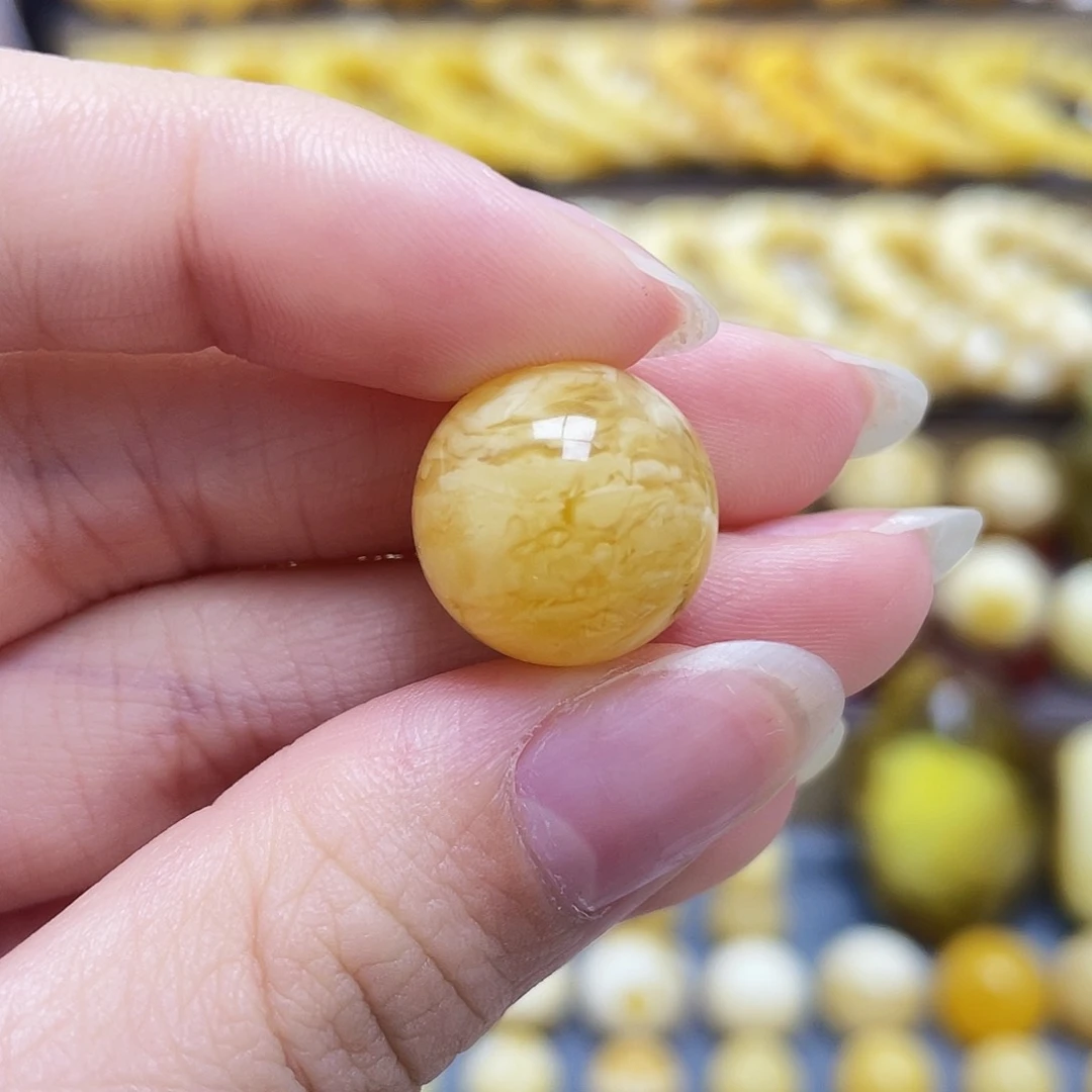 未镶嵌琥珀裸石15.2mm圆珠瑕疵