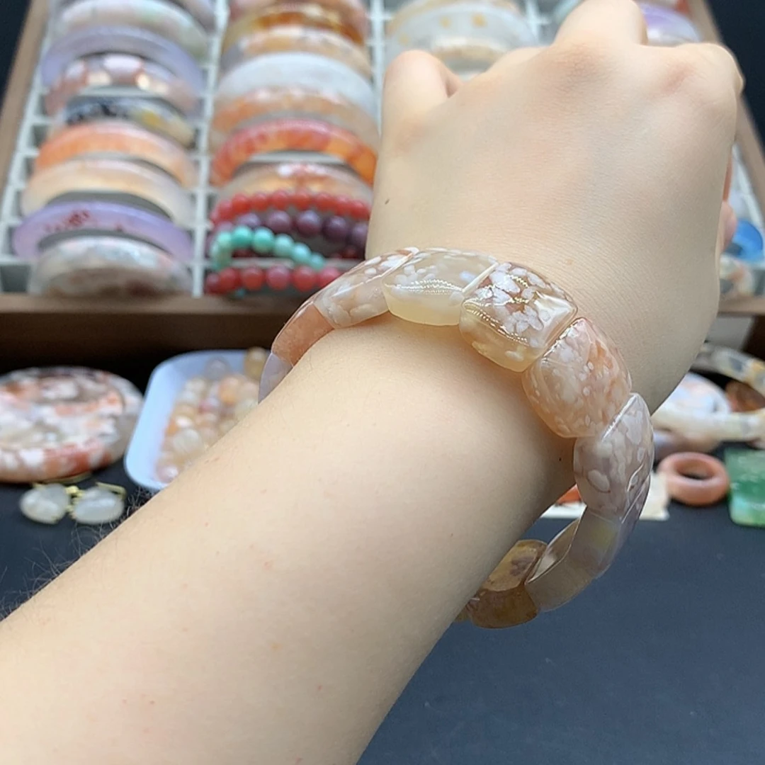 【闪购商品】玛瑙/玉髓手镯未镶嵌谁****爱