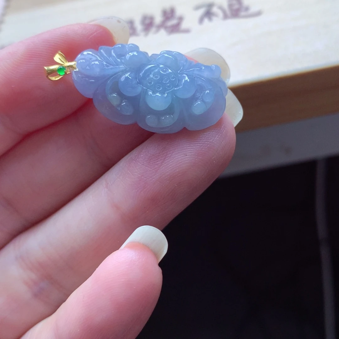 翡翠颈饰18K金镶嵌吊坠