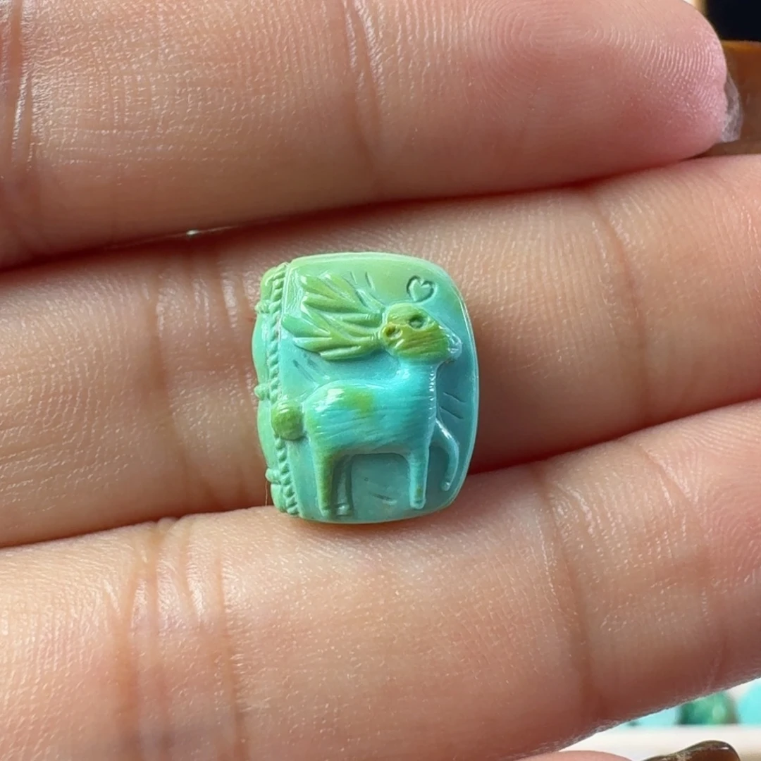 绿松石未镶嵌颈饰