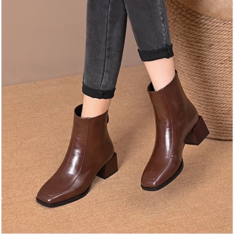 【万达撤柜仓】秋冬新款粗跟时尚百搭英伦风软皮高跟女靴中筒皮靴女