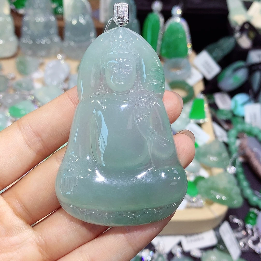 翡翠18K金镶嵌颈饰观音