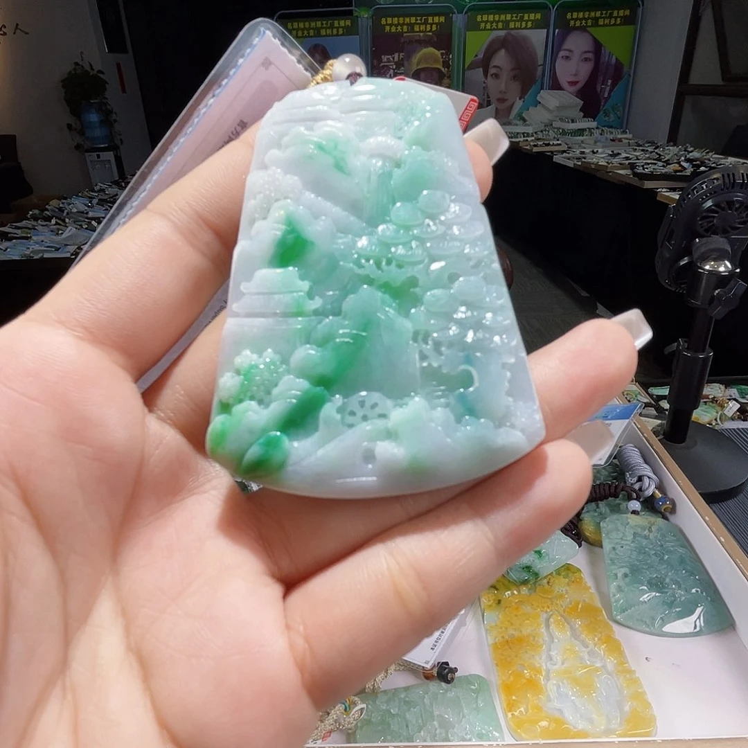 颈饰未镶嵌翡翠一