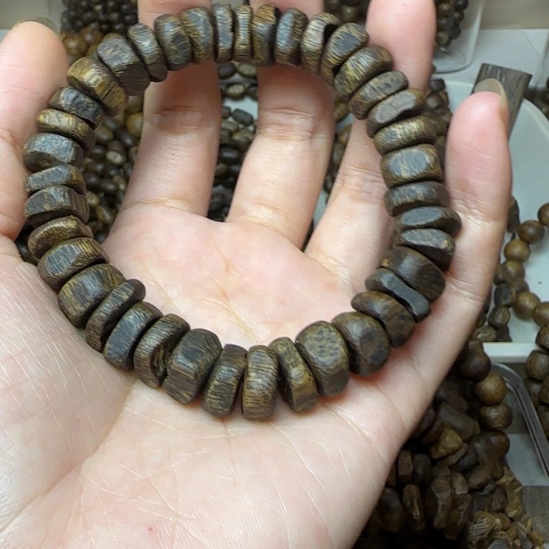 开****沉香手串单圈沉水牛肉干18克+紫罗兰绿奇