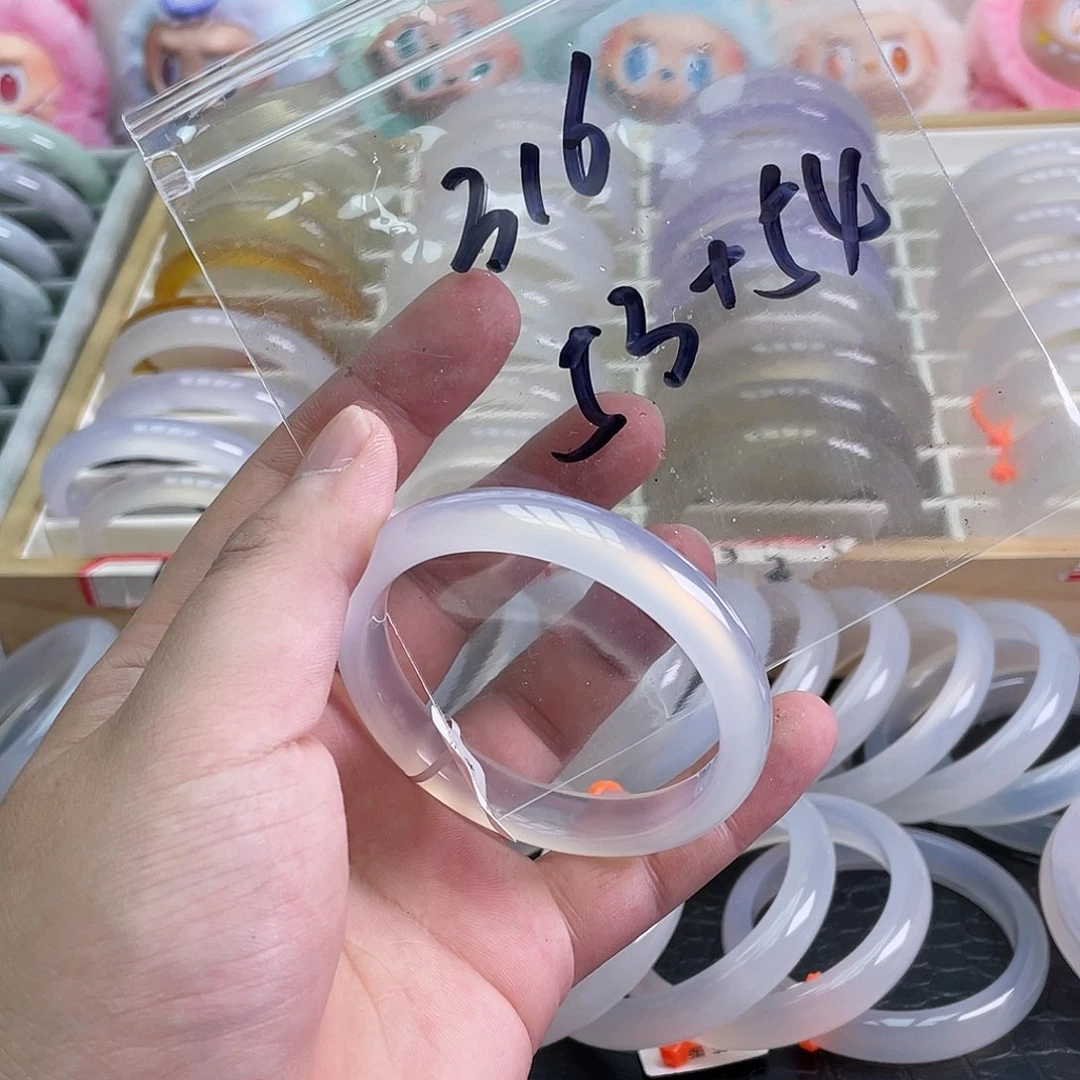 玛瑙/玉髓手镯未镶嵌一*卓316