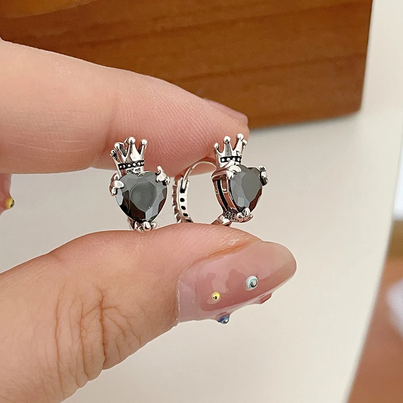 925银合成锆石耳饰 皇冠爱心黑色耳扣女简约复古做旧个性耳环9998