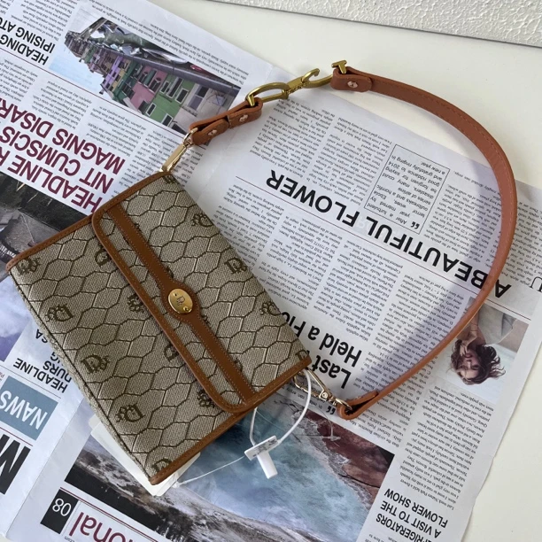 95新 DIOR/迪奥 XM/蜜糖棕蜂巢老花翻盖斜挎包/ZG02516549