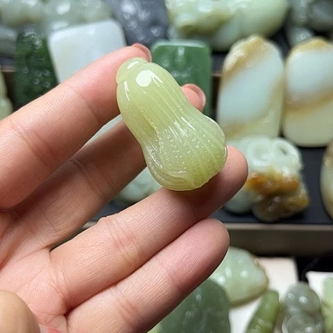 颈饰未镶嵌和田玉